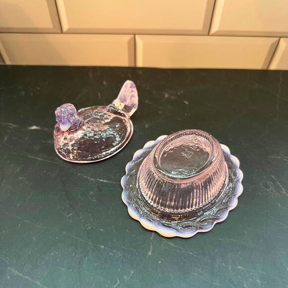 Mini Pink Opalescent Glass Mosser Hen on Nest - Picture 4 of 5